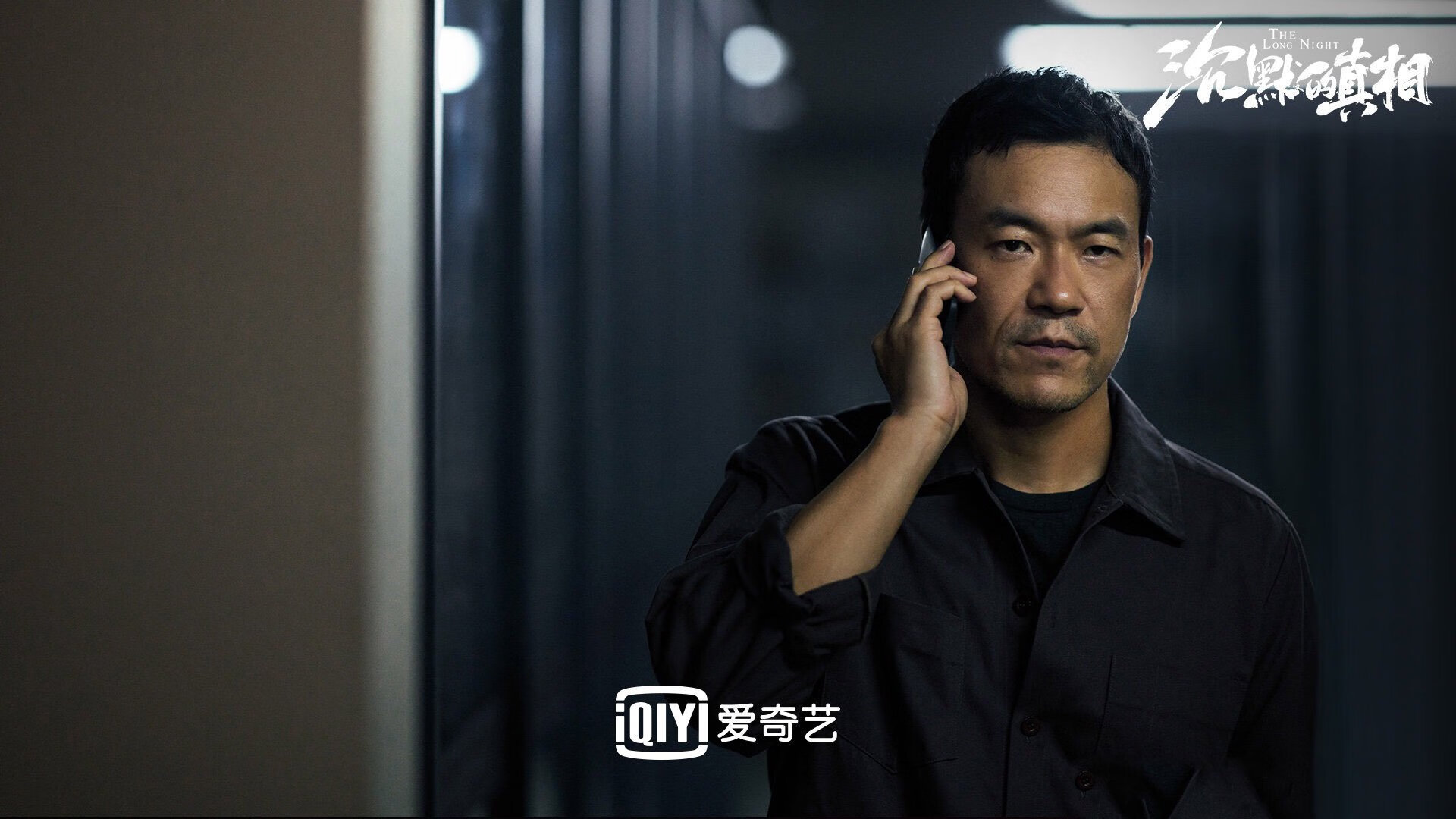 火箭篮网交锋激烈，场上对决壮观动人，火箭 篮网