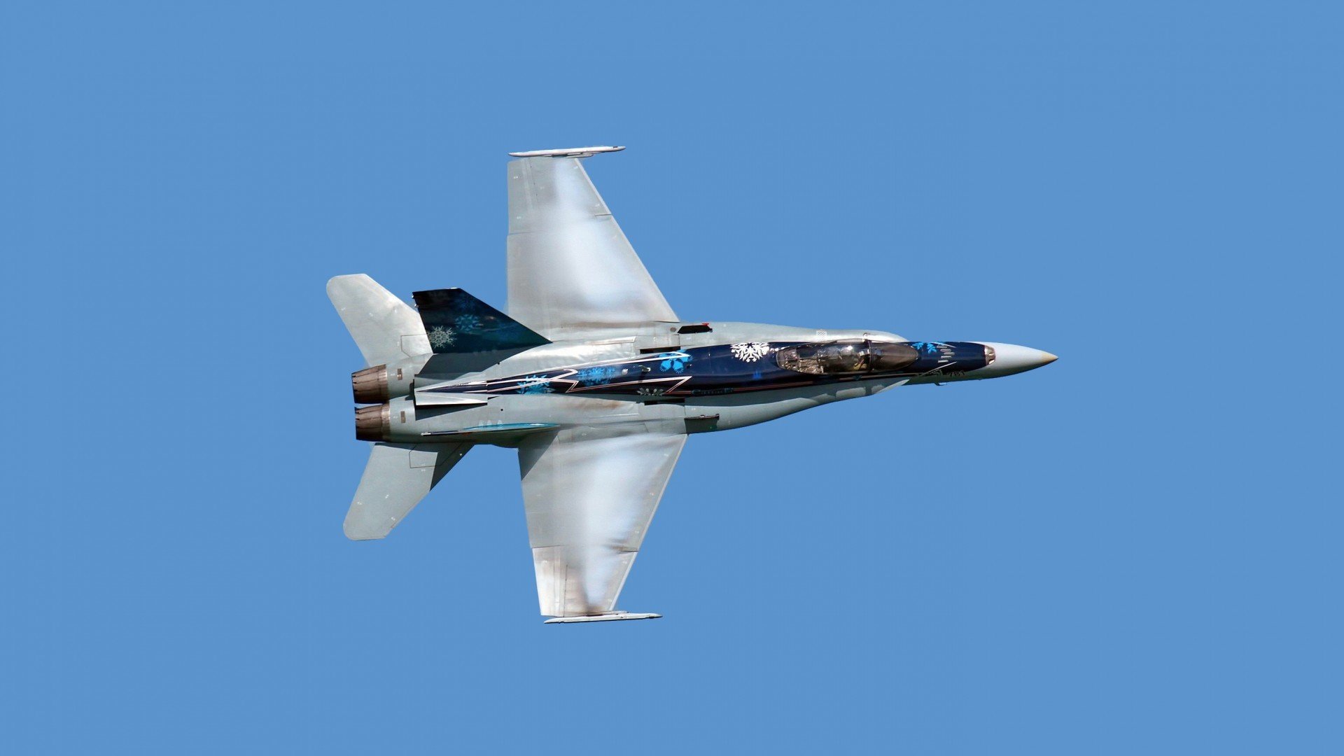 史密斯泳姿优雅，动作精准，史密斯训练