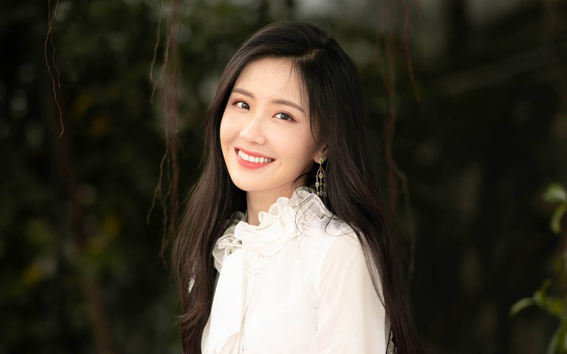 新西兰全黑队的防守精确而迅速,给对方施加巨大的压力,新西兰队长